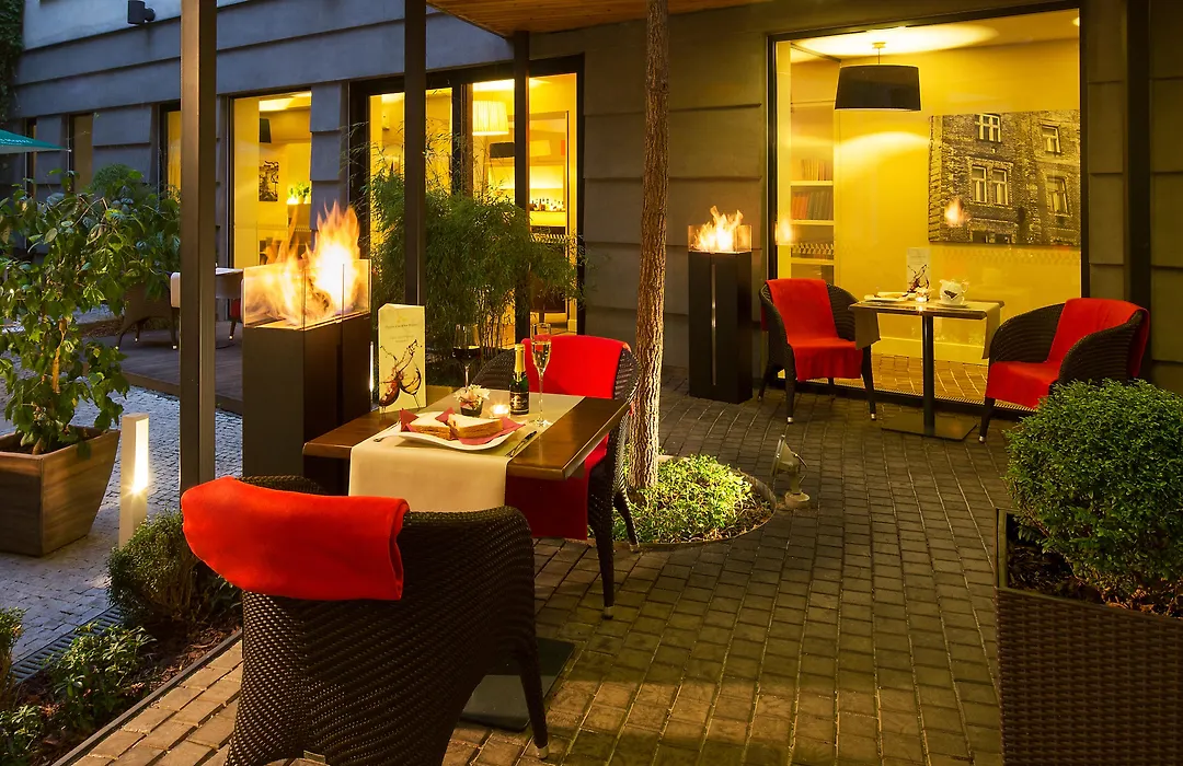 Three Crowns Hotel-1