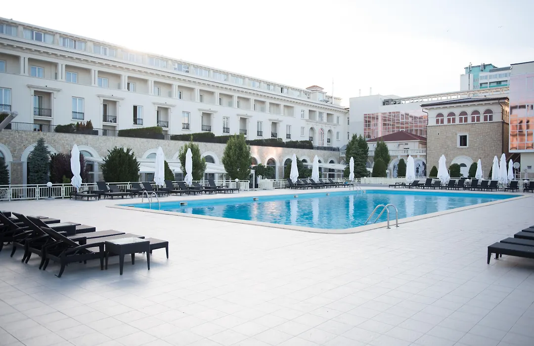 Iaki Conference & Spa Hotel-1