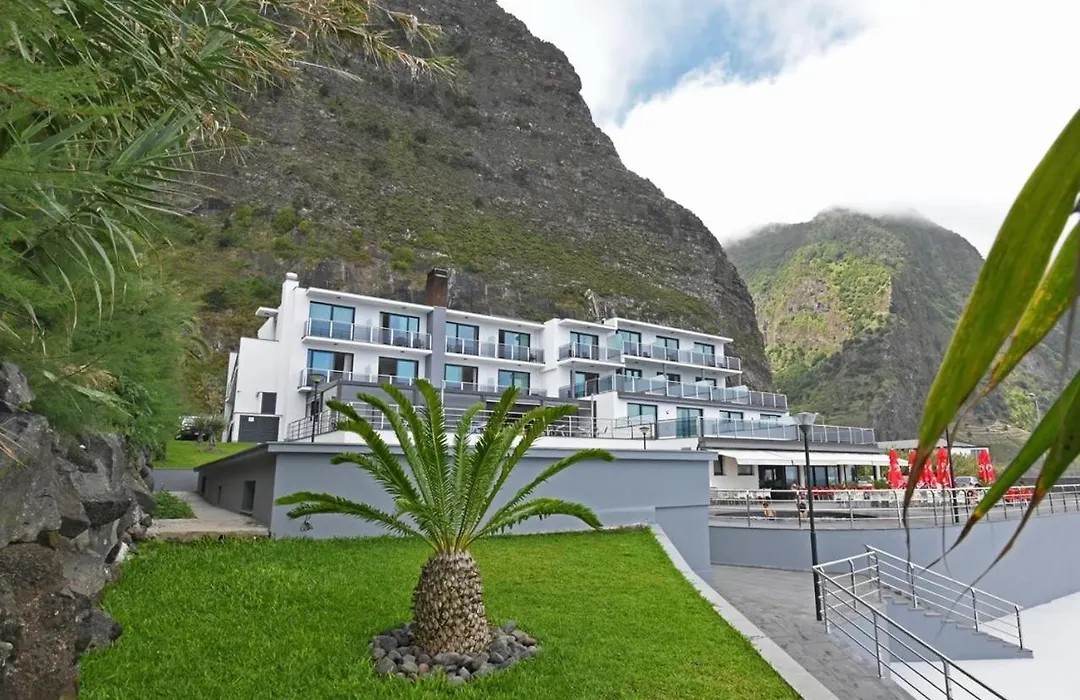 Calamar Hotel-1