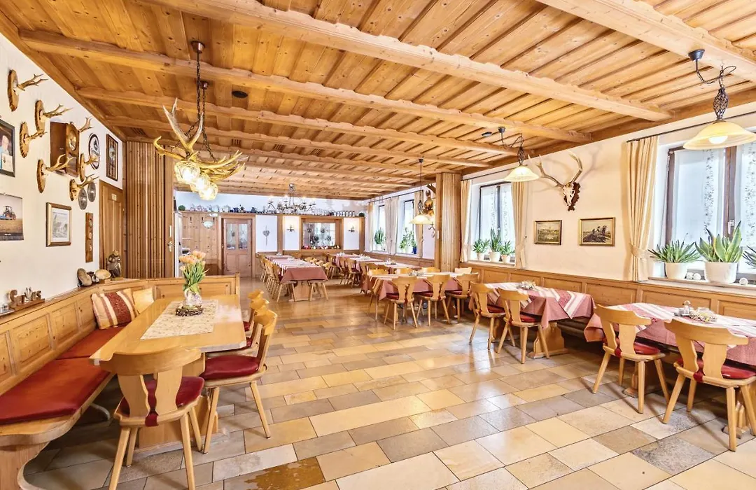 Gasthof Schneiderwirt, Kipfenberg OT Hirnstetten-1