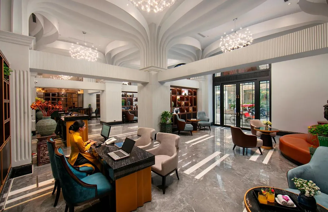 May De Ville Lakeside Hotel-1