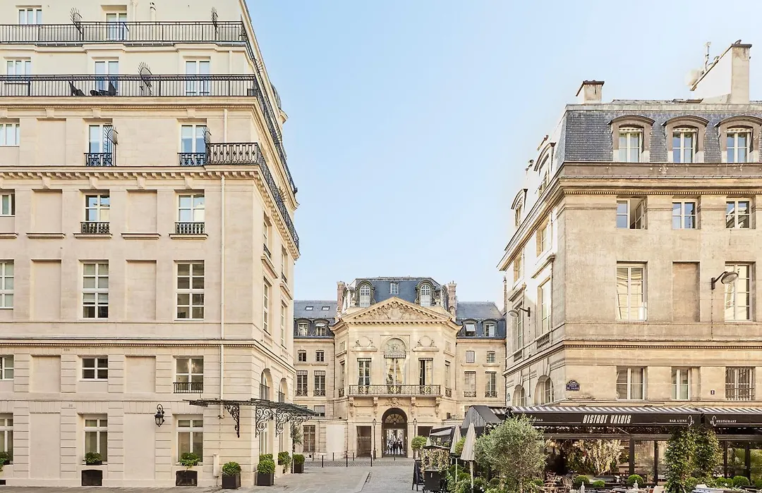 Grand Hôtel Du Palais Royal-1