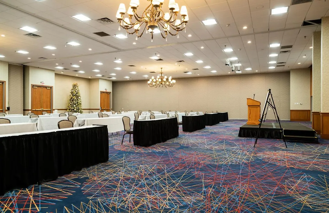 Mcm Elegante Hotel & Conference Center-1