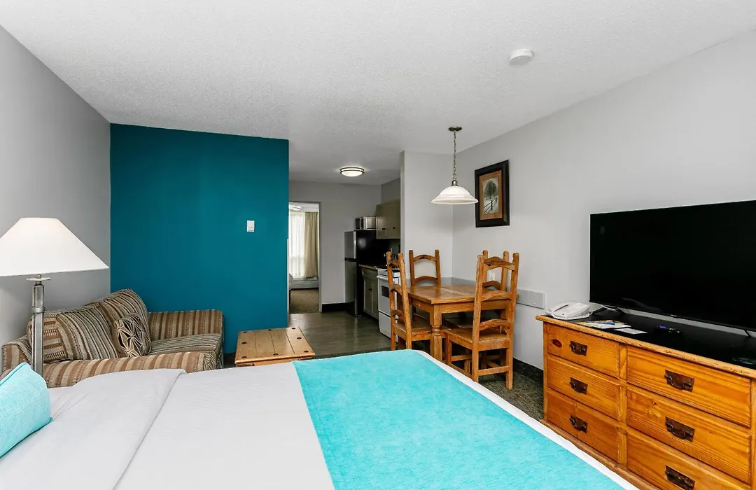 Tonquin Inn-1