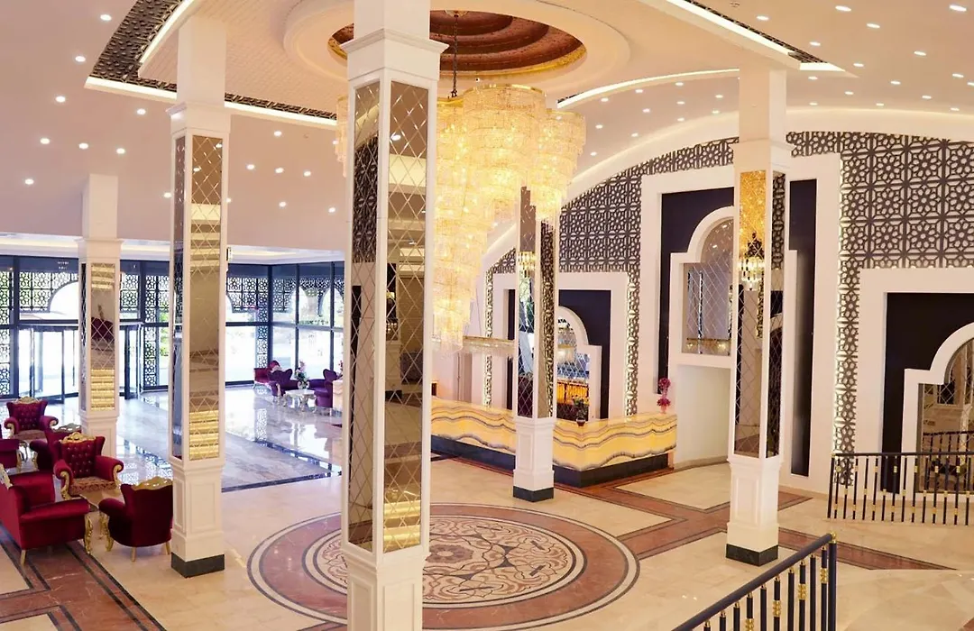 Dream World Palace-1