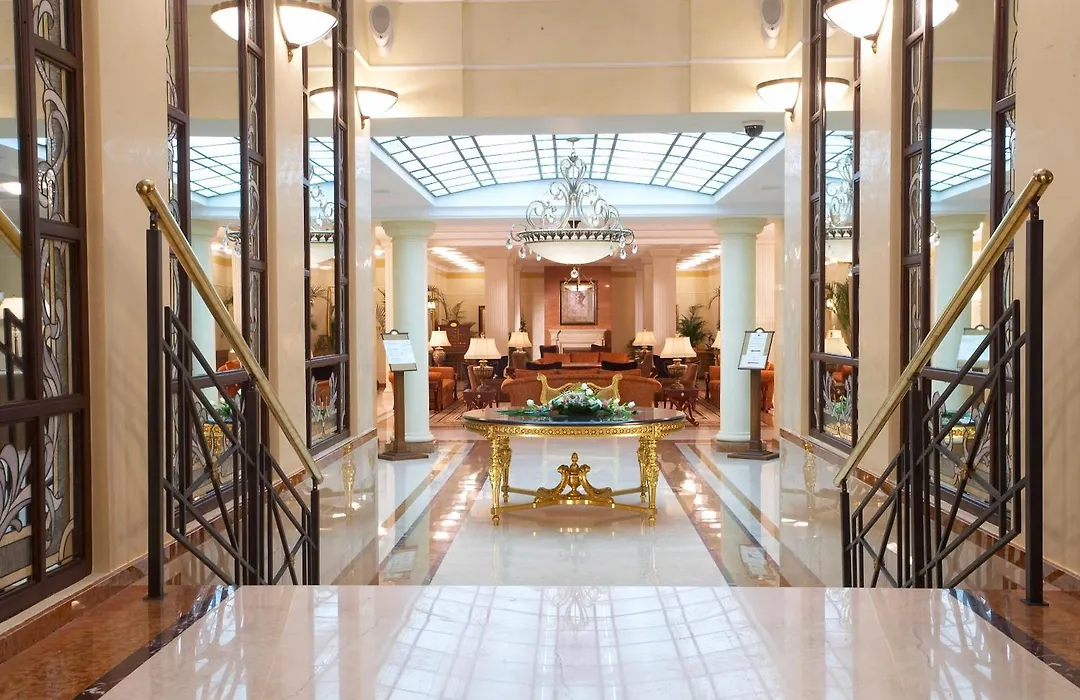Опера Готель - The Leading Hotels of the World-1