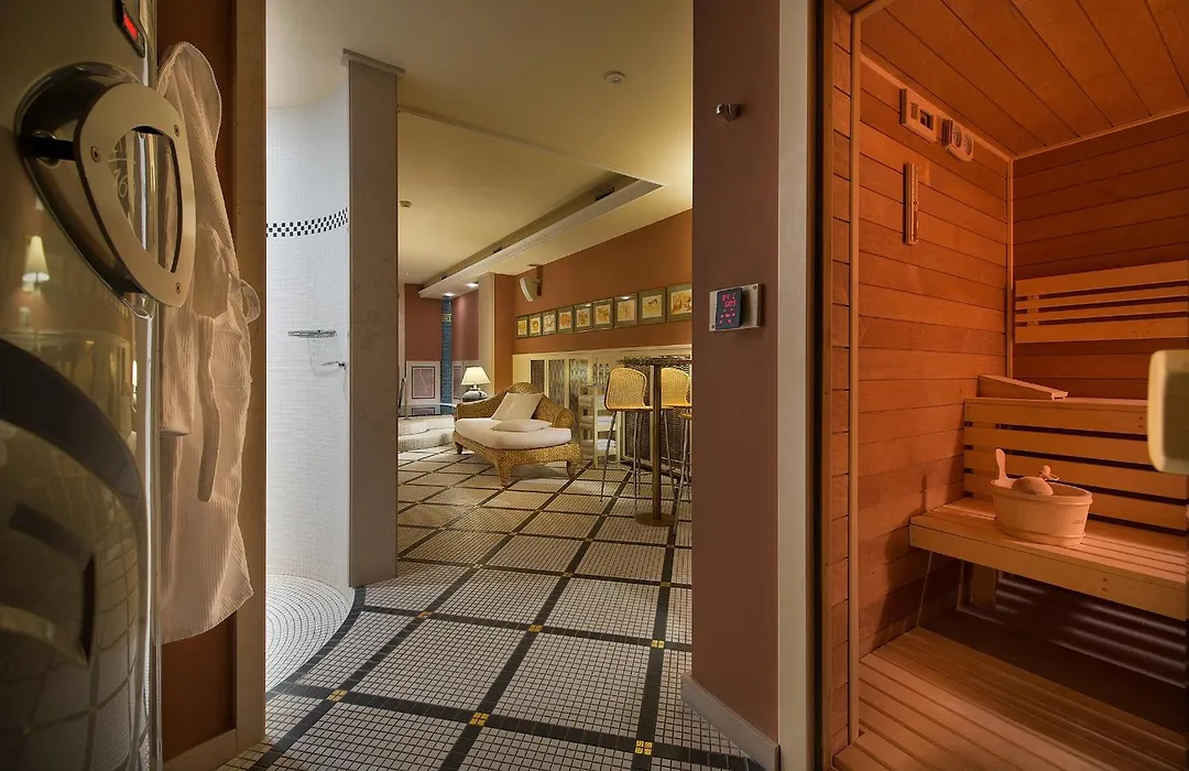 Marrol'S Boutique Hotel-1