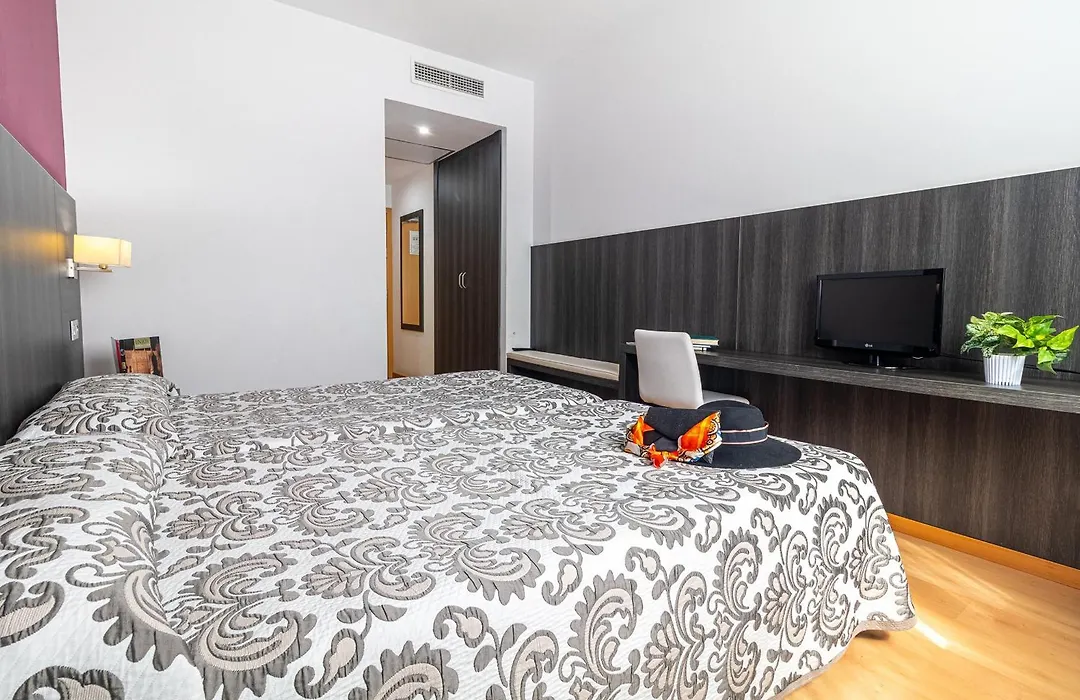 Hotel Abades Via Norte-1