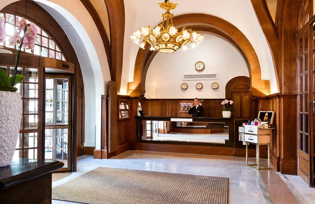 Hôtel Barrière Le Normandy-1