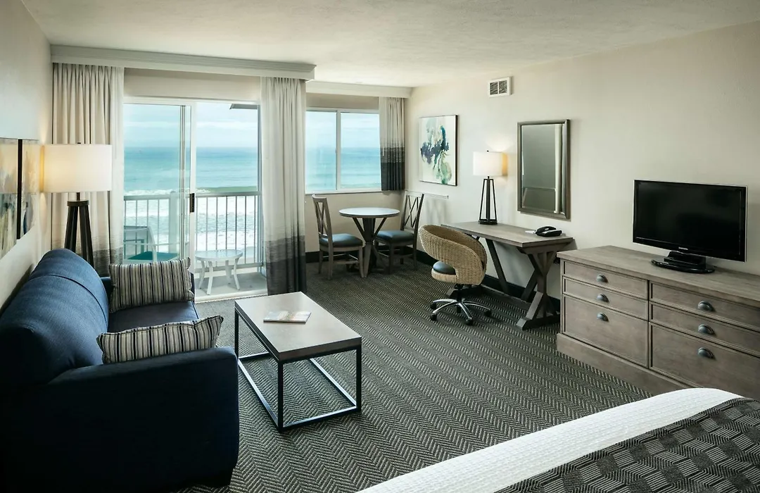Beachfront Inn-1