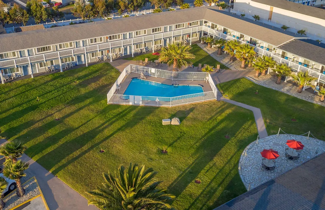 San Simeon Lodge-1