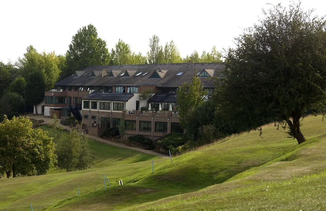 Hellidon Lakes Hotel-1