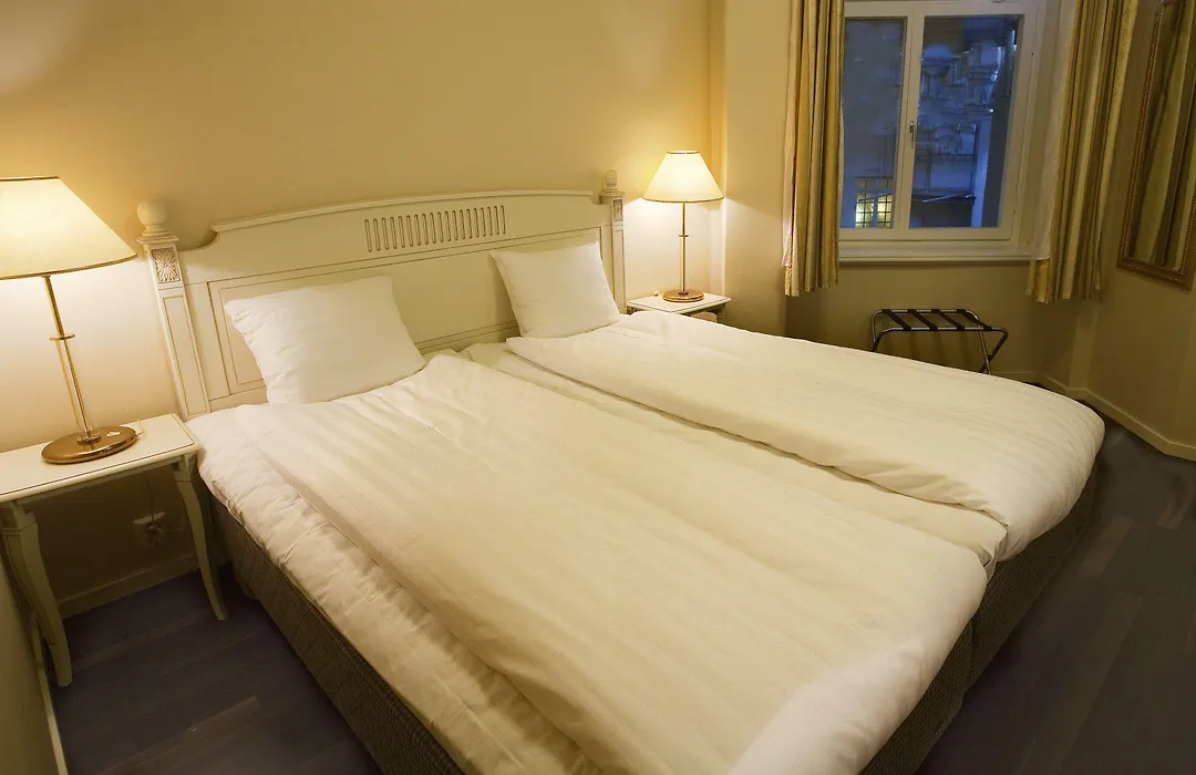 Best Western Hotel Bentleys-1