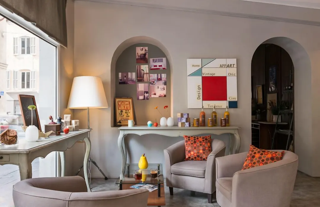 Hotel Edmond Rostand-1
