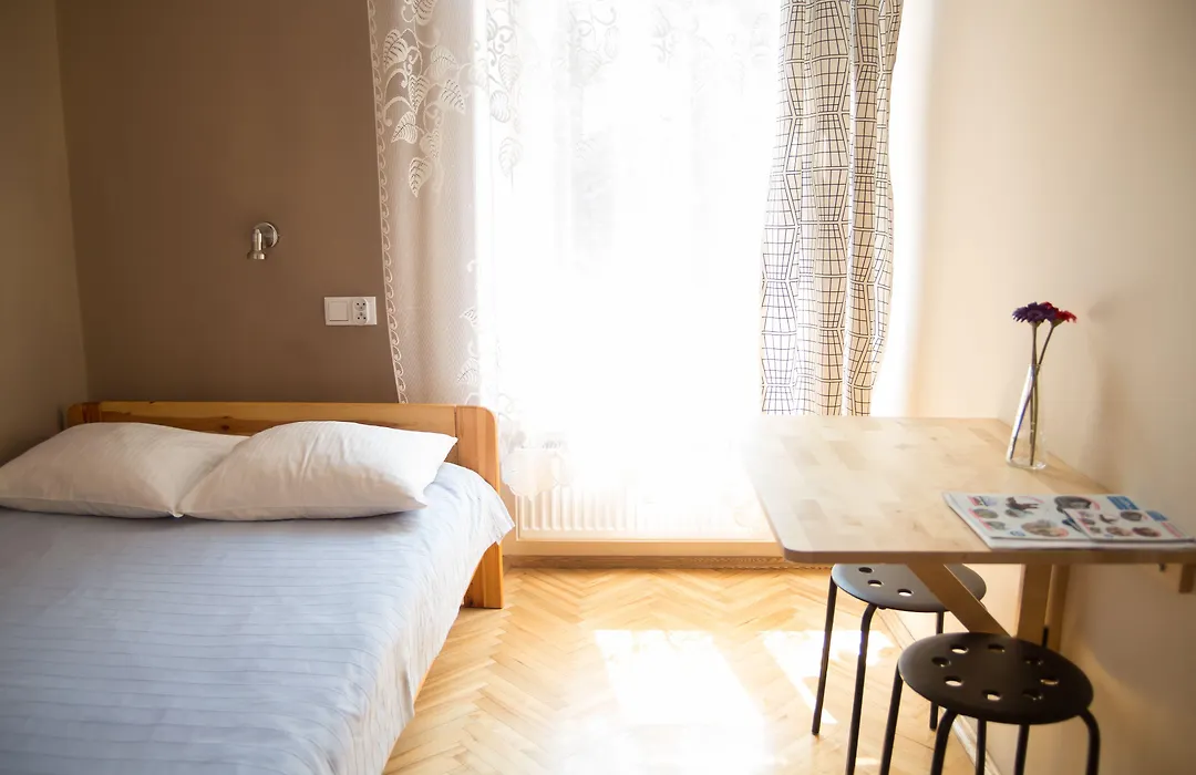 Dizzy Daisy Hostel-1