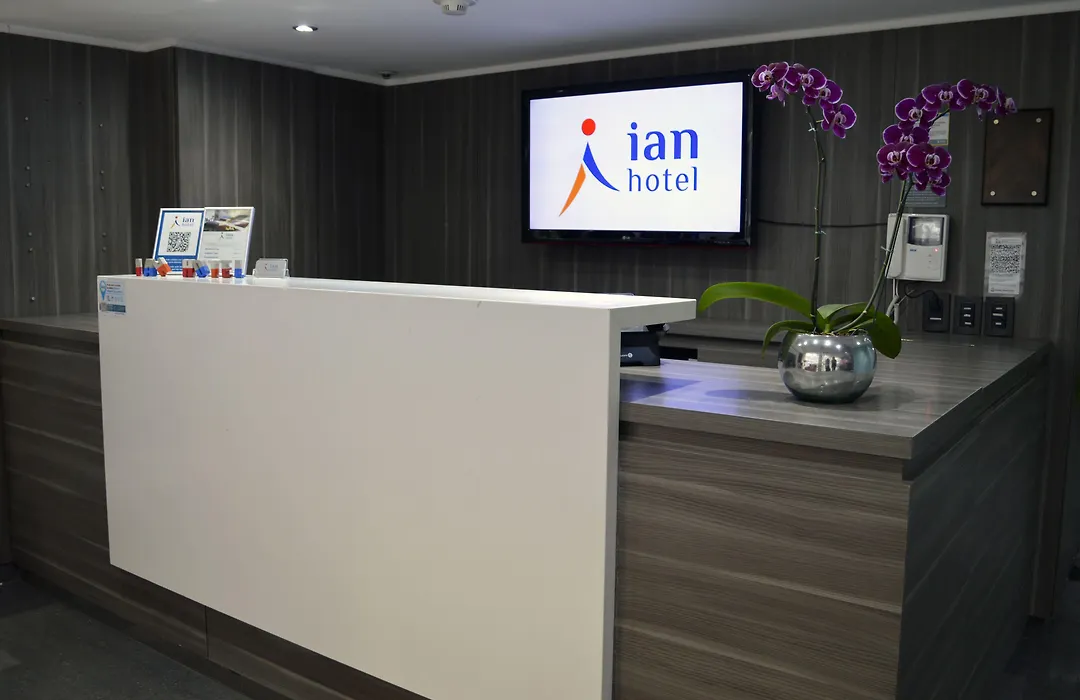 Ian Hotel-1