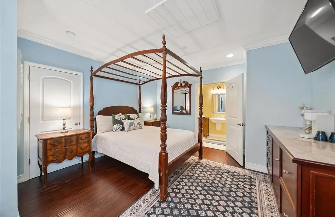 Seaglass Inn-1