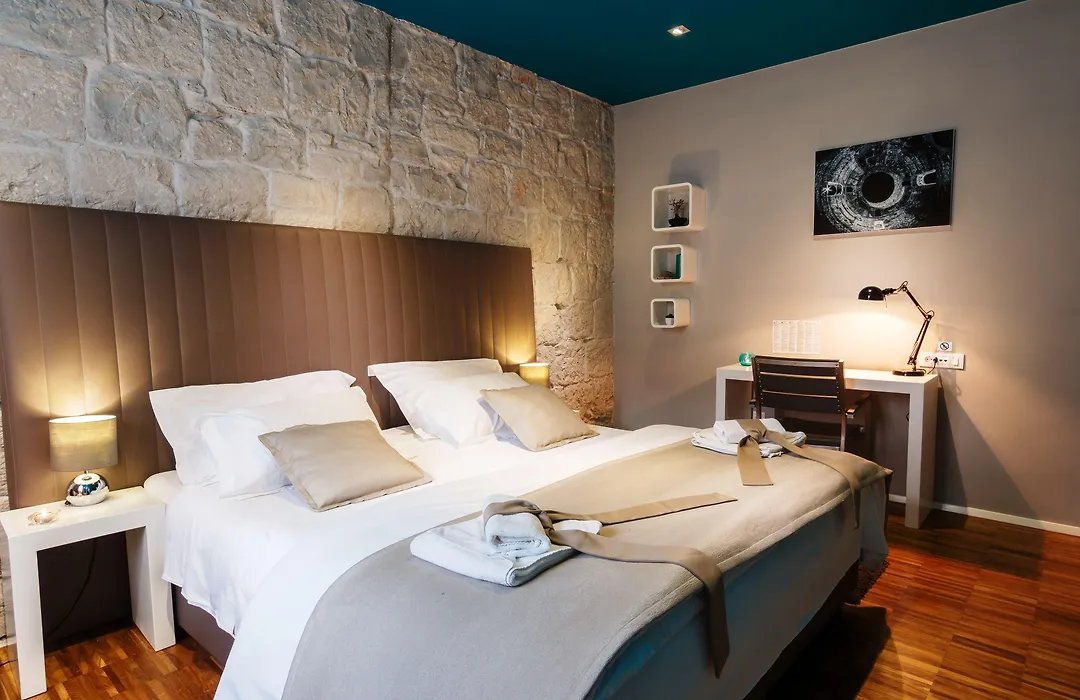 Riva Luxury Rooms-1