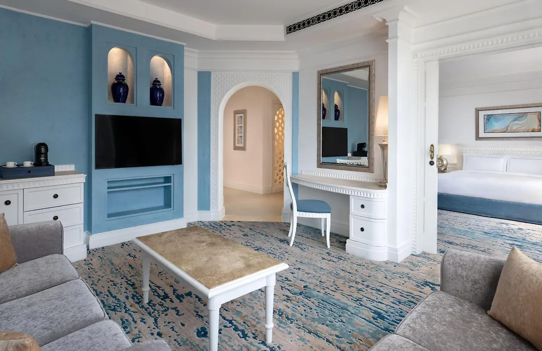 Al Habtoor Grand Resort, Autograph Collection-1