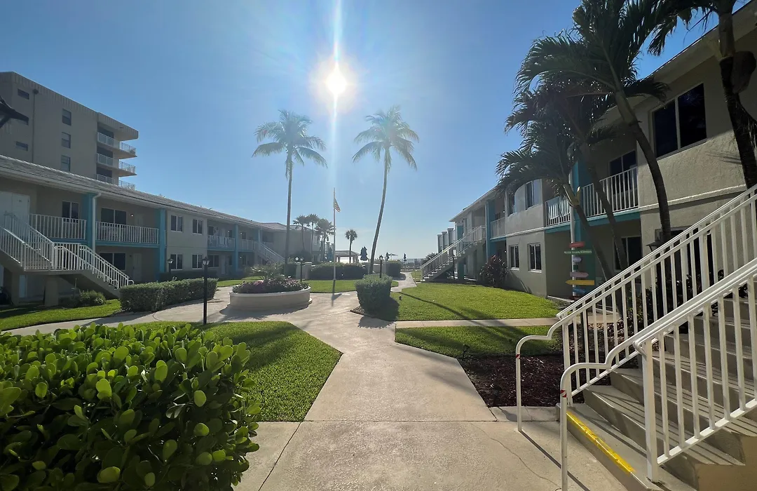 Gulfstream Manor-1