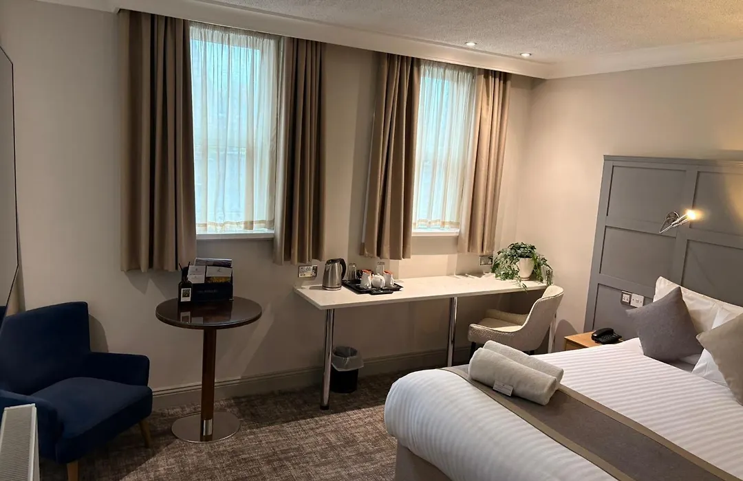 Caledonian Hotel-1
