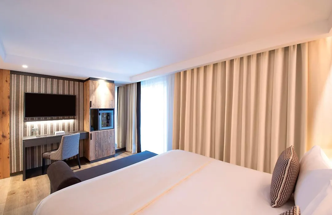 Le Massif Hotel & Lodge Courmayeur - The Leading Hotels Of The World-1