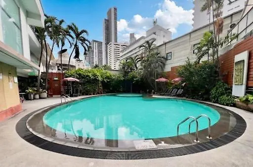 Manhattan Hotel Bangkok-1