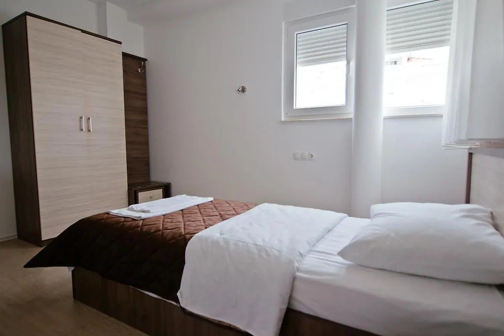 Hotel Lux-1