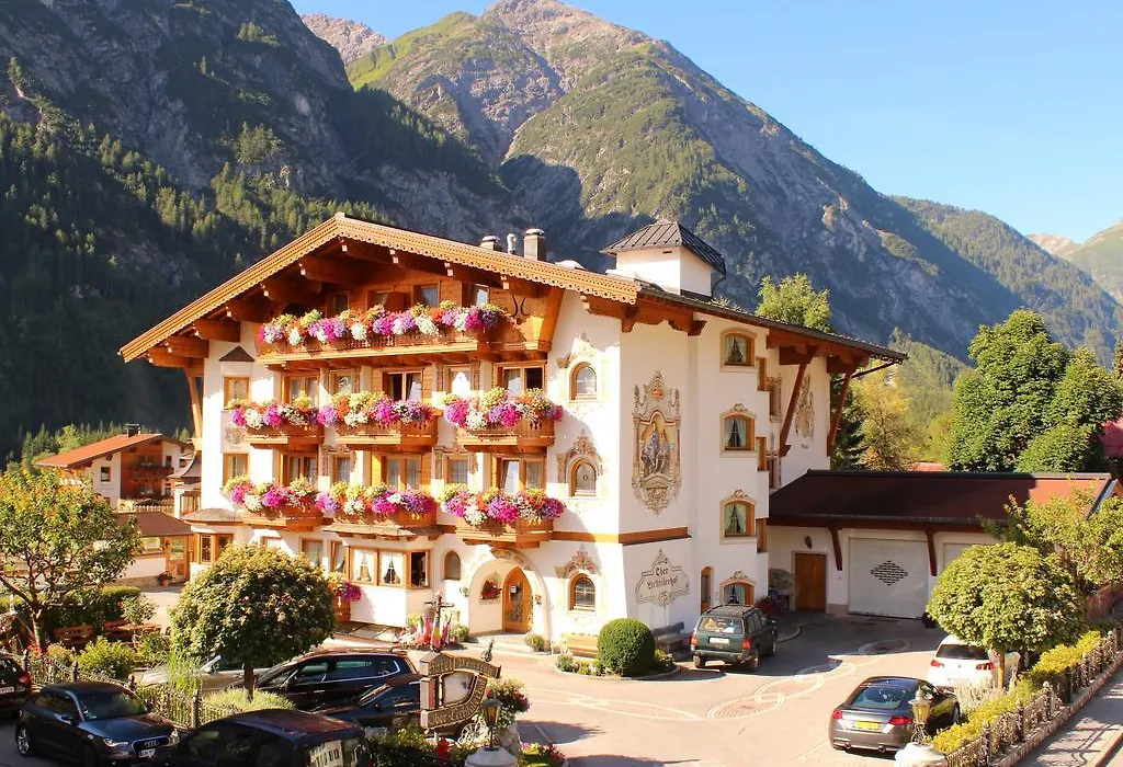 Oberlechtaler Hof Boutique Hotel-1