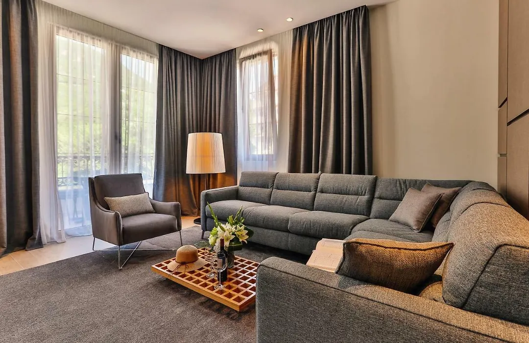Avanti Hotel & Spa-1