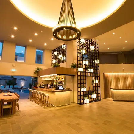 Parasol Luxury Hotel & Suites Adults Only-3