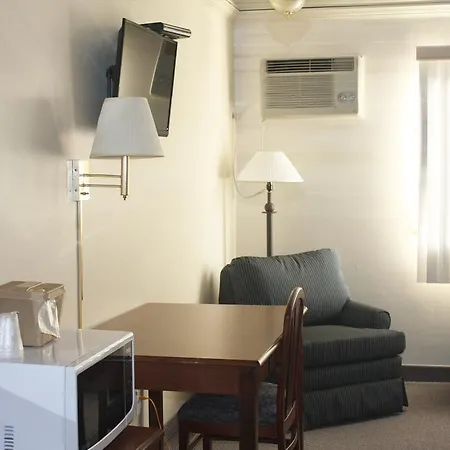 Main Street Lodge And Suites-3