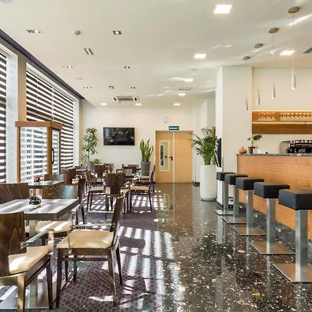 Hotel Mondo-3