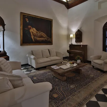 Hotel Boutique Casa Del Arzobispado-3