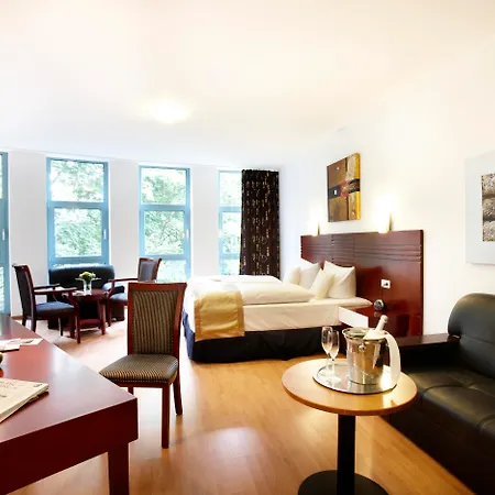 Hotel Kiel By Golden Tulip-3