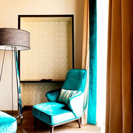 Amadomus Luxury Suites-2