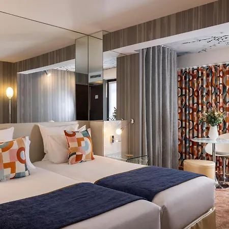 Le 7 Eiffel Hotel By Malone-3