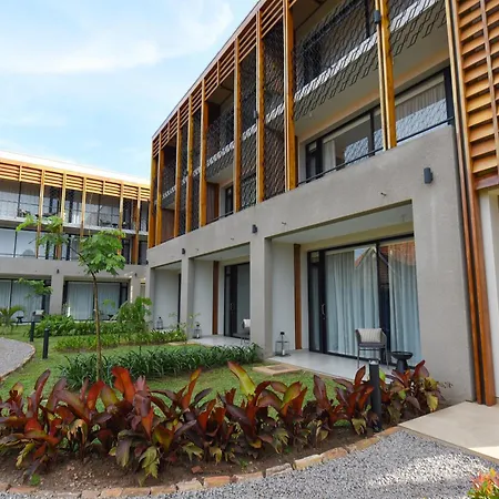 Le Petit Village Boutique Hotel & Spa-3