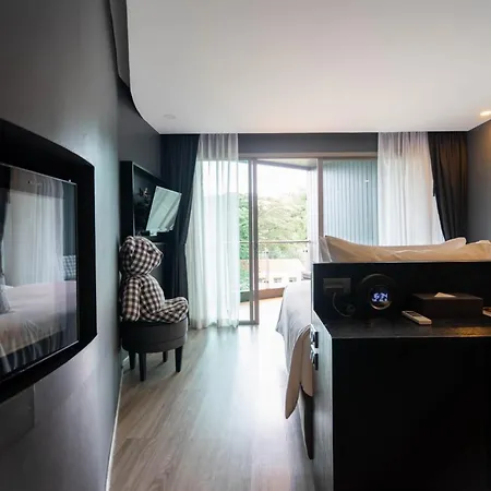 Foto Hotel Phuket Beachfront-3
