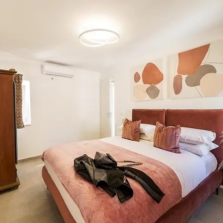 Ortigia Boutique Suites-3