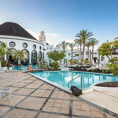 Hotel Livvo Volcan Lanzarote-3
