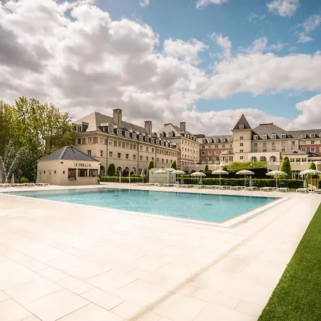 Dream Castle Hotel Marne La Vallee-3