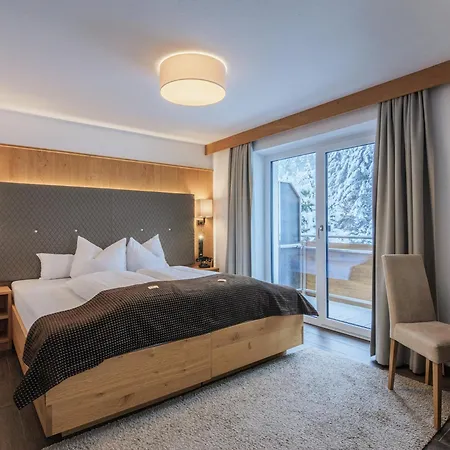 Hotel Victoria - Adults Only Bar & Breakfast-3