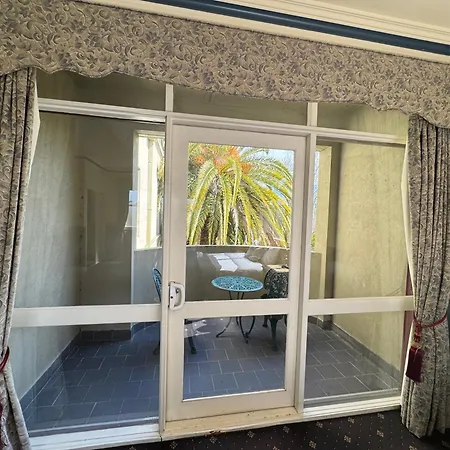 Toorak Manor Hotel Free Parking-3