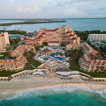 Wyndham Grand Cancun All Inclusive Resort & Villas-3
