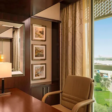 Sheraton Dubai Creek Hotel & Towers-3