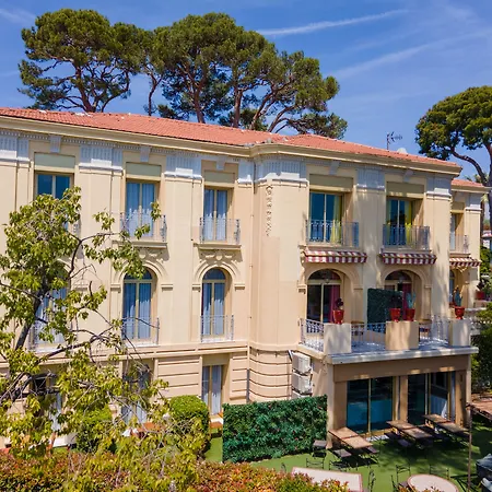 Hotel Petit Palais-3