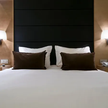 B-Aparthotel Montgomery-3