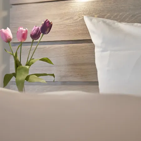 Hotel Kiel By Golden Tulip-2