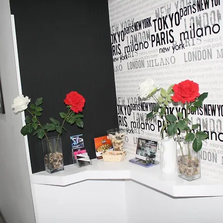 Hostal MH Fuencarral-2